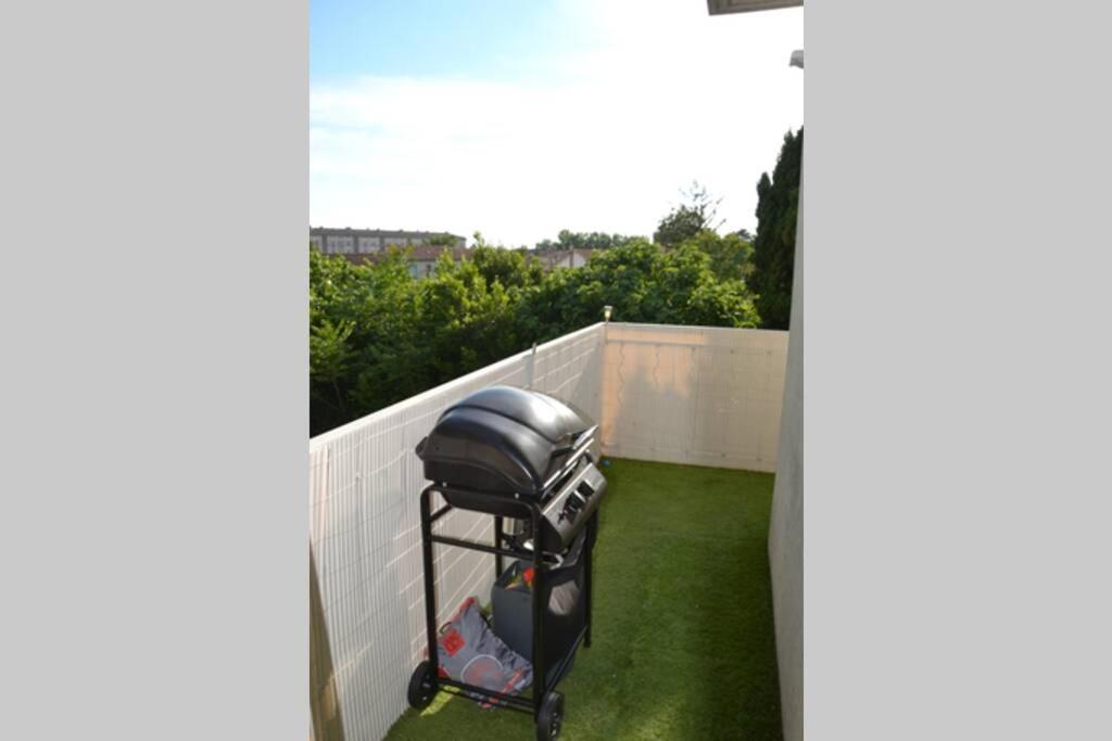 Appartement Lumineux Et Calme Avec Terrasse Avignon Exterior photo